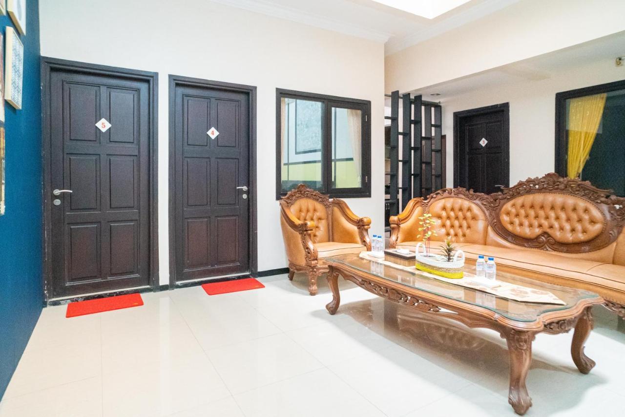 Reddoorz Syariah Near Marvel City Mall 2 Surabaya Exterior photo
